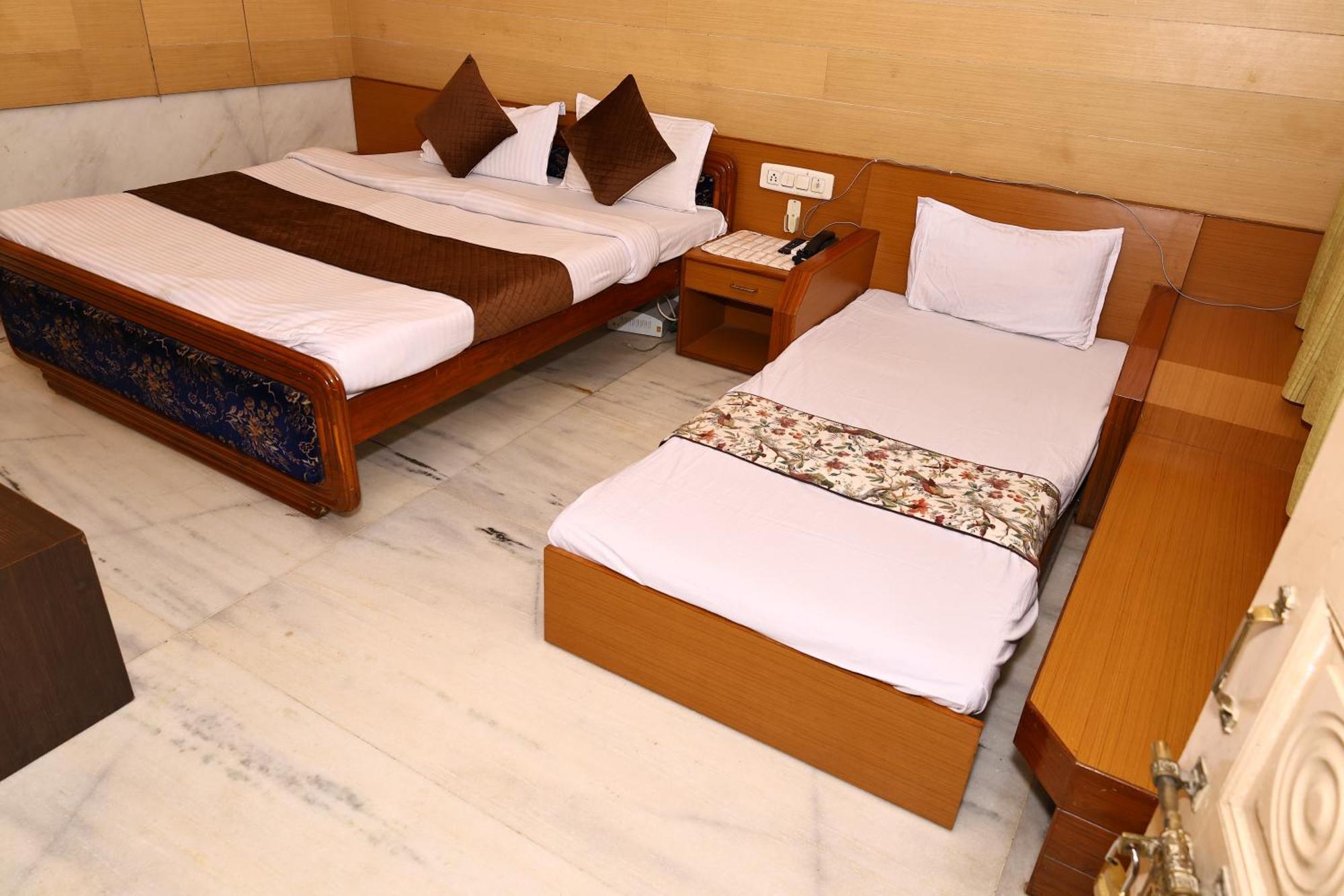 Hotel Suncity By Sharnam Nāthdwāra エクステリア 写真