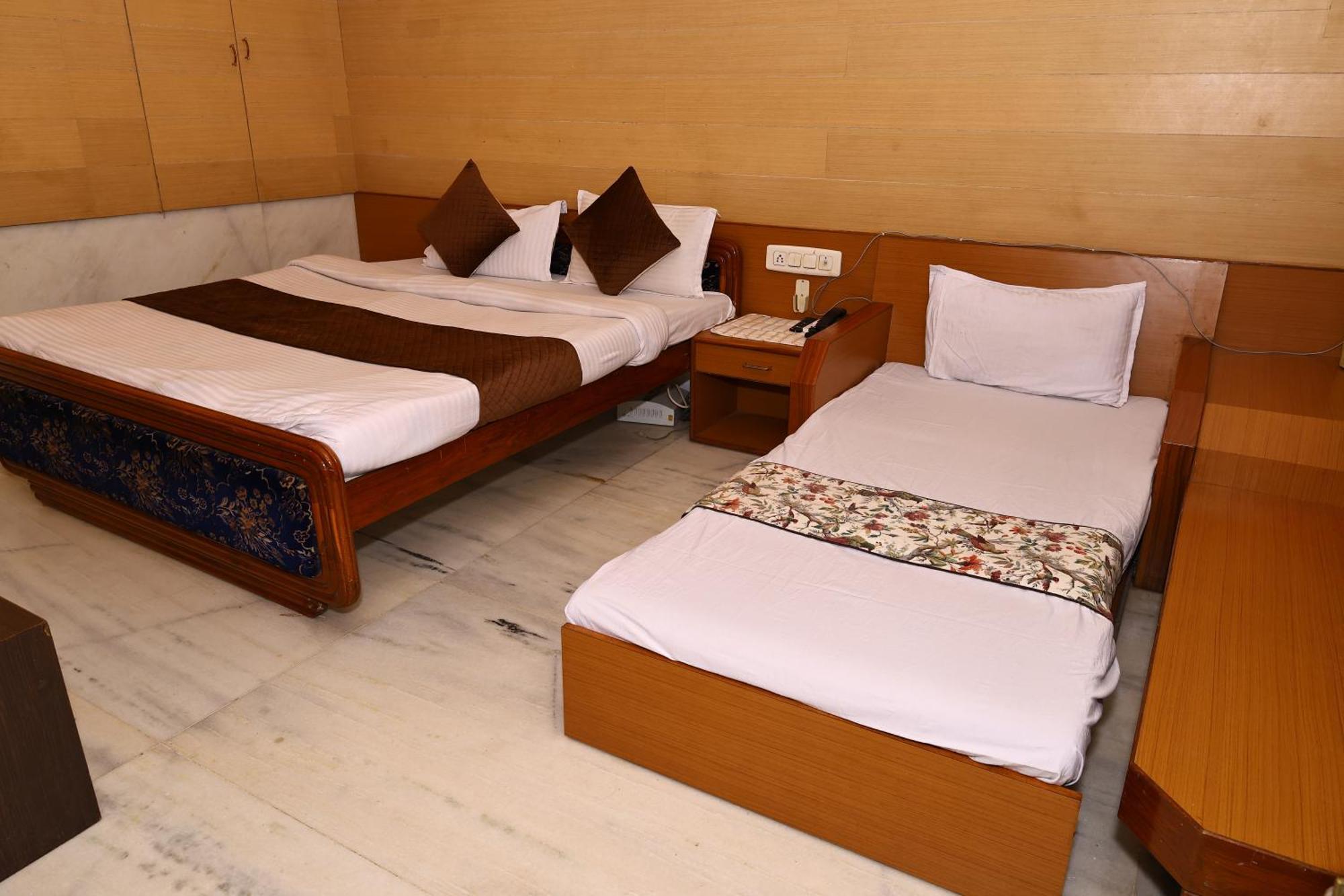 Hotel Suncity By Sharnam Nāthdwāra エクステリア 写真